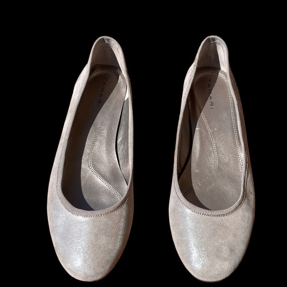 TAHARI SHOES SIZE 8M FLATS METALLIC PEWTER - Picture 4 of 9